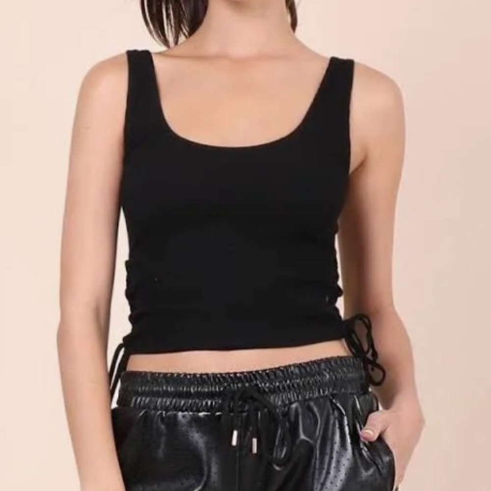 NWOT Suzette, Lace Trimmed, Scoop Neck, Ribbed, Ruched Sides, Tank Top, One Size